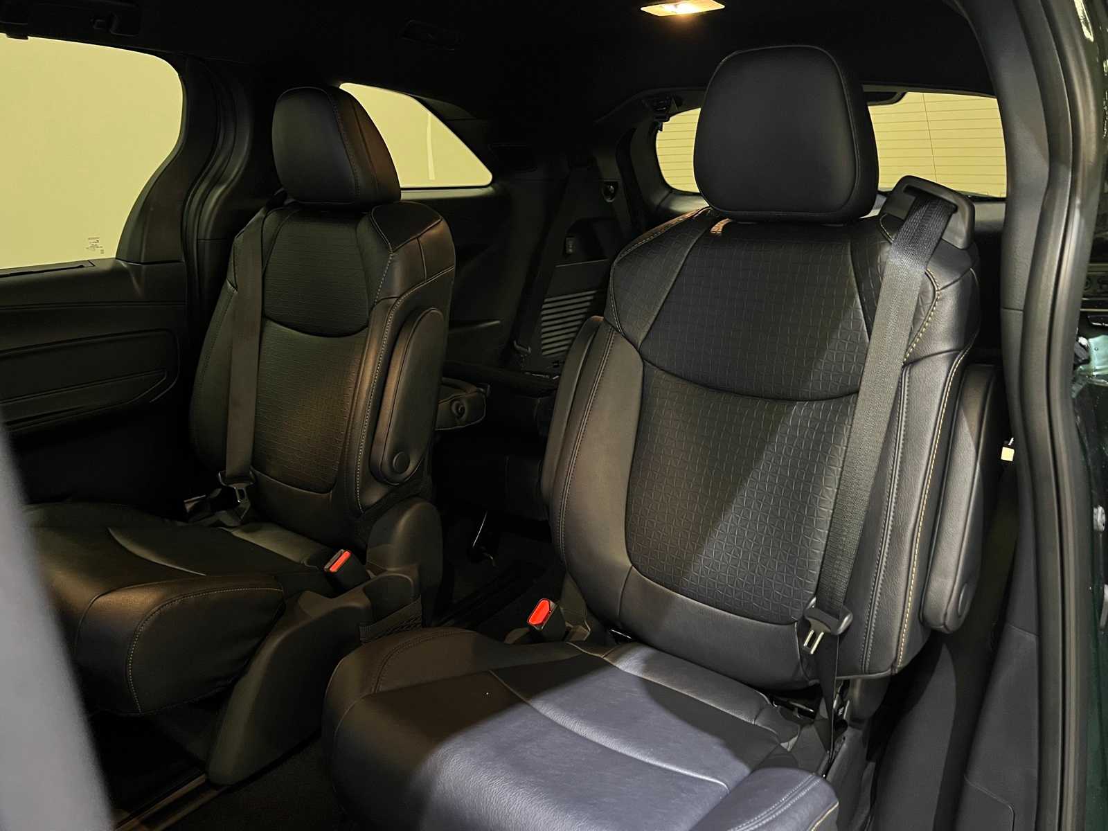 Thumbnail: 2025 Toyota Sienna - 13