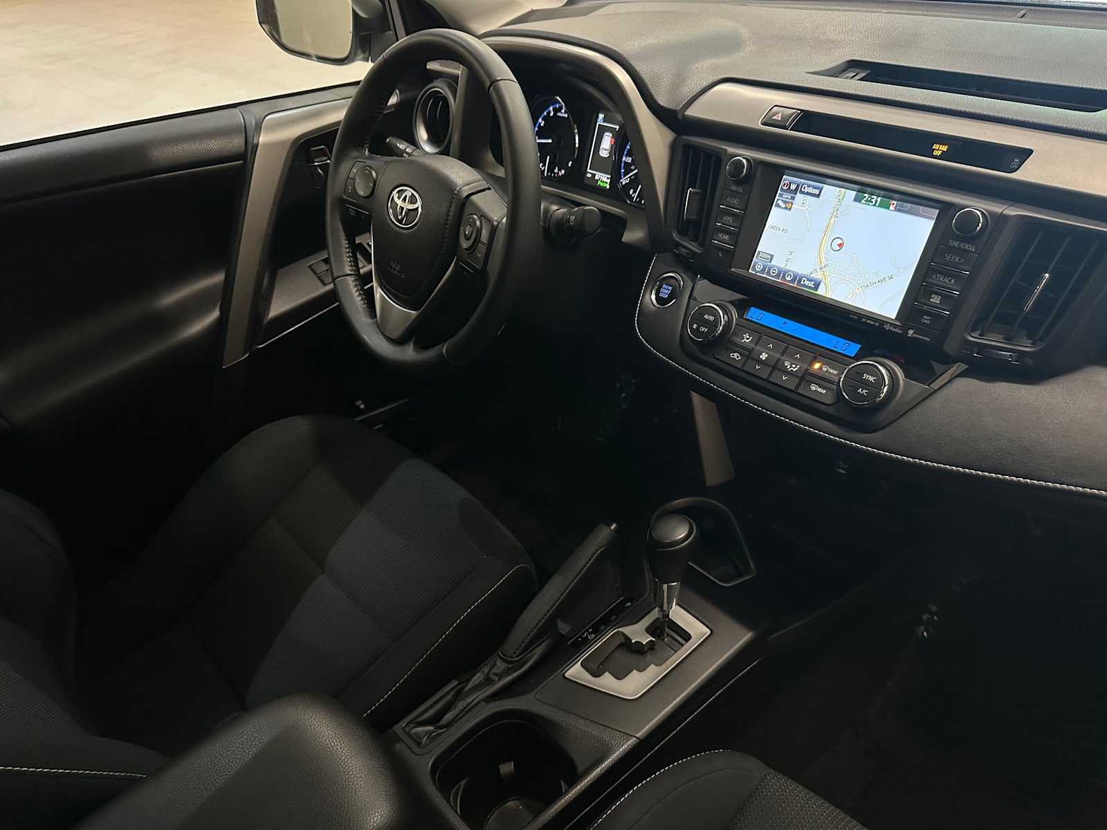 Thumbnail: 2016 Toyota RAV4 - 29