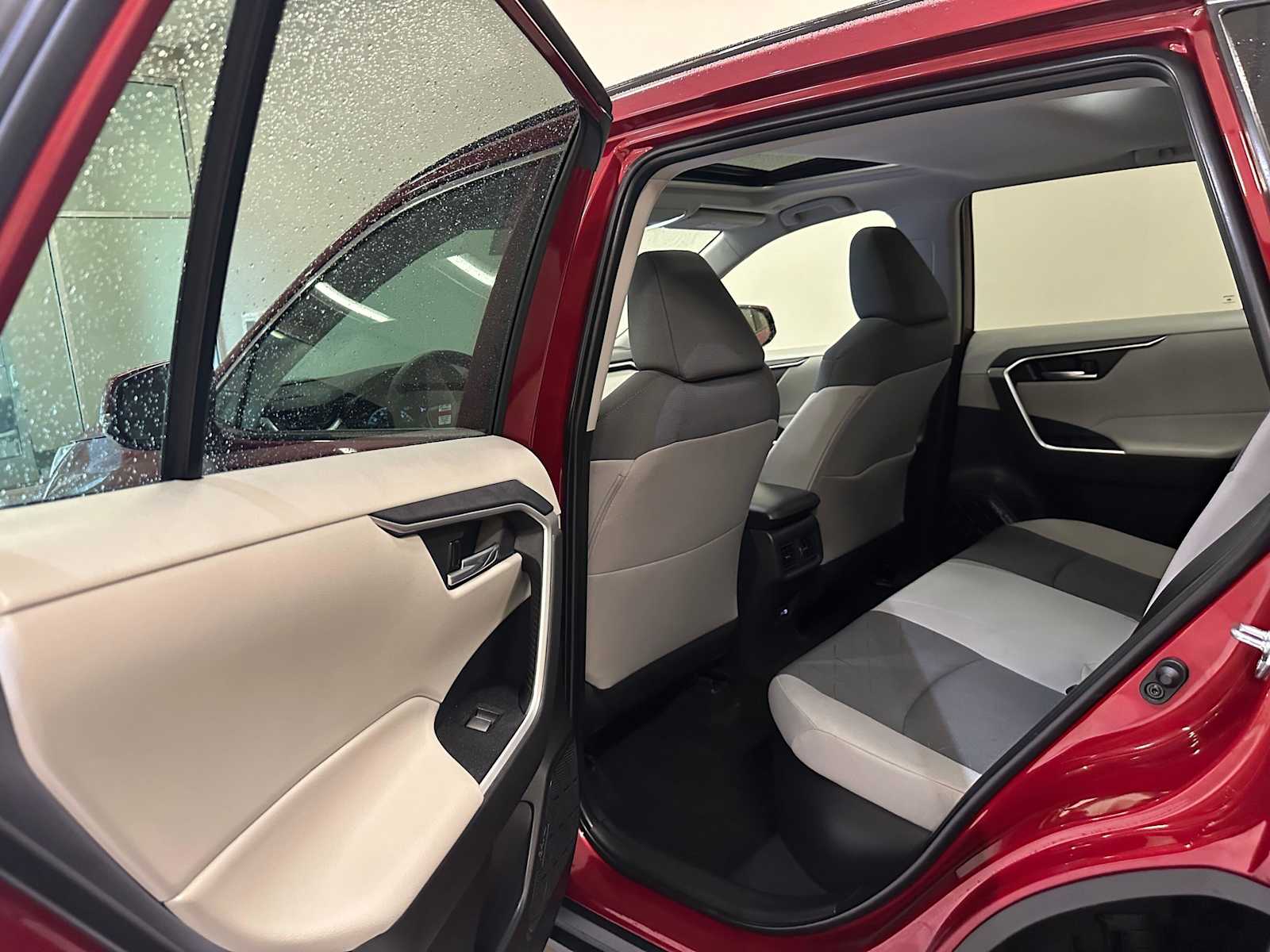 Thumbnail: 2025 Toyota RAV4 - 25