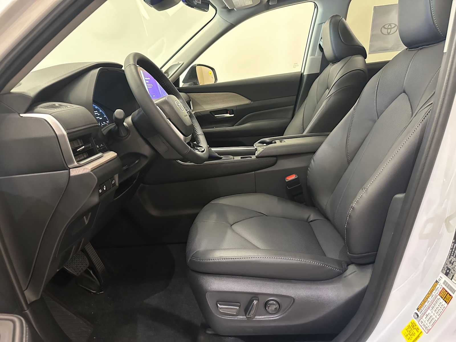 Thumbnail: 2026 Toyota Grand Highlander - 21