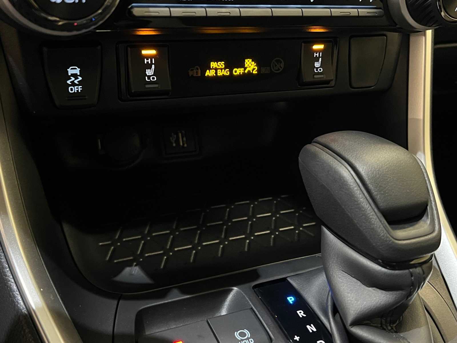 Thumbnail: 2025 Toyota RAV4 - 25