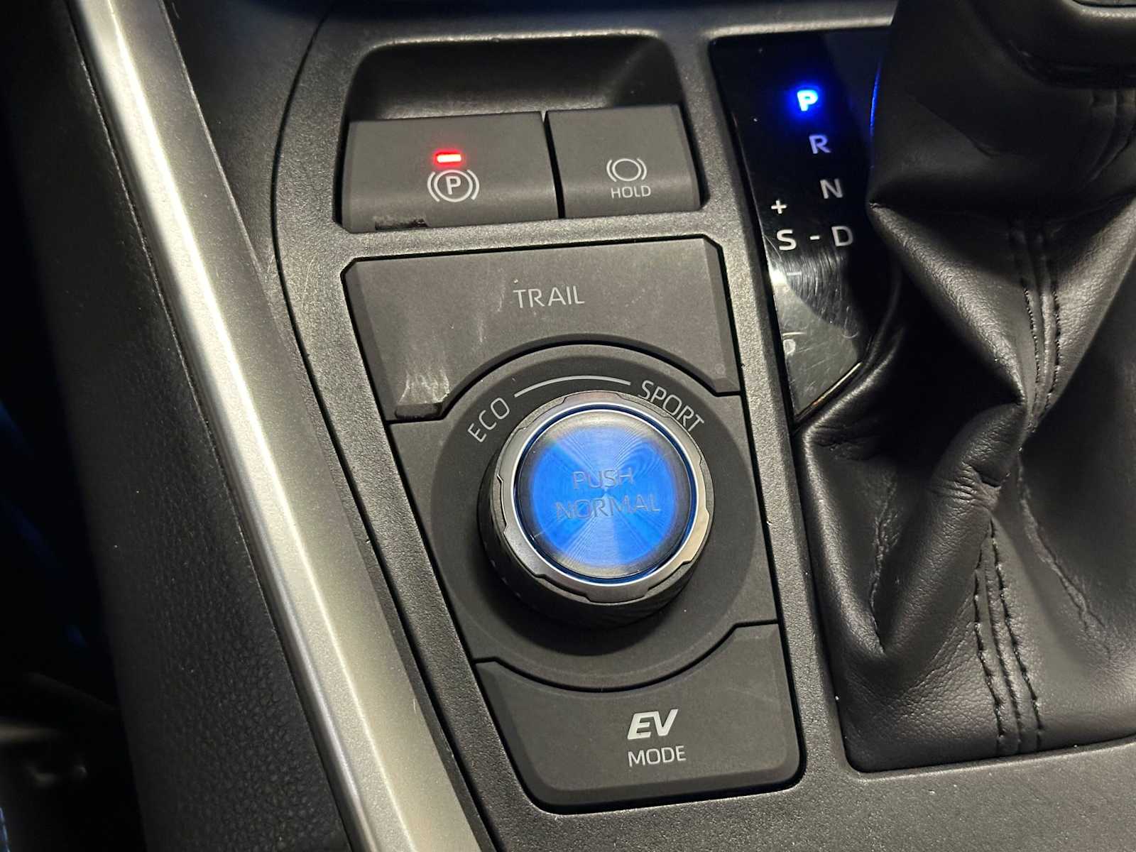 Thumbnail: 2019 Toyota RAV4 - 16