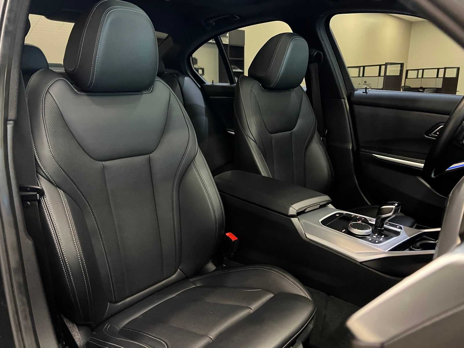 Thumbnail: 2022 BMW 3 Series - 14