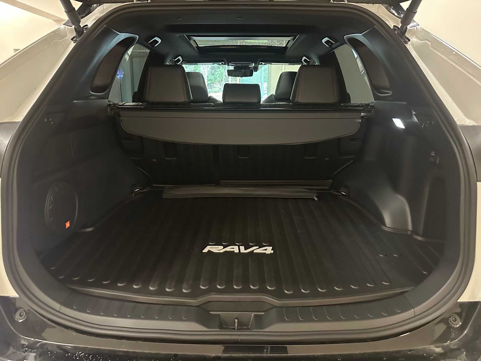 Thumbnail: 2025 Toyota RAV4 - 31