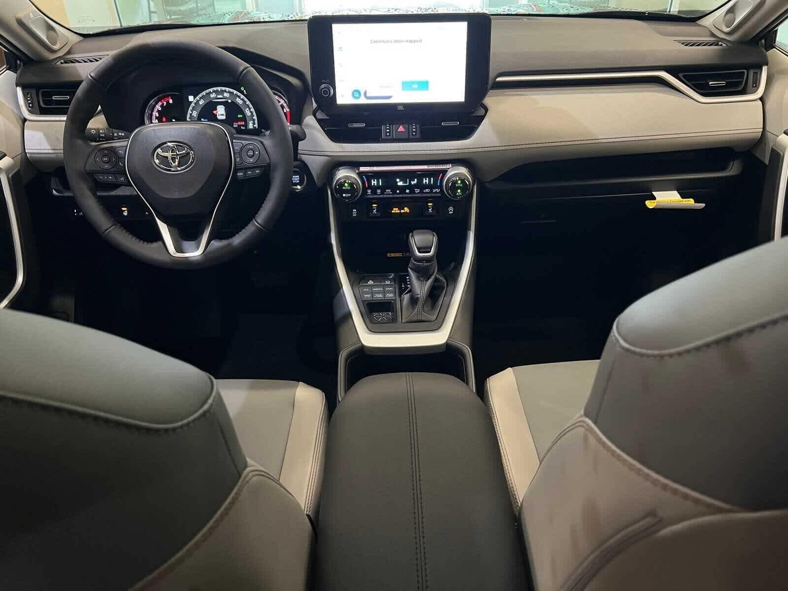 Thumbnail: 2025 Toyota RAV4 - 8