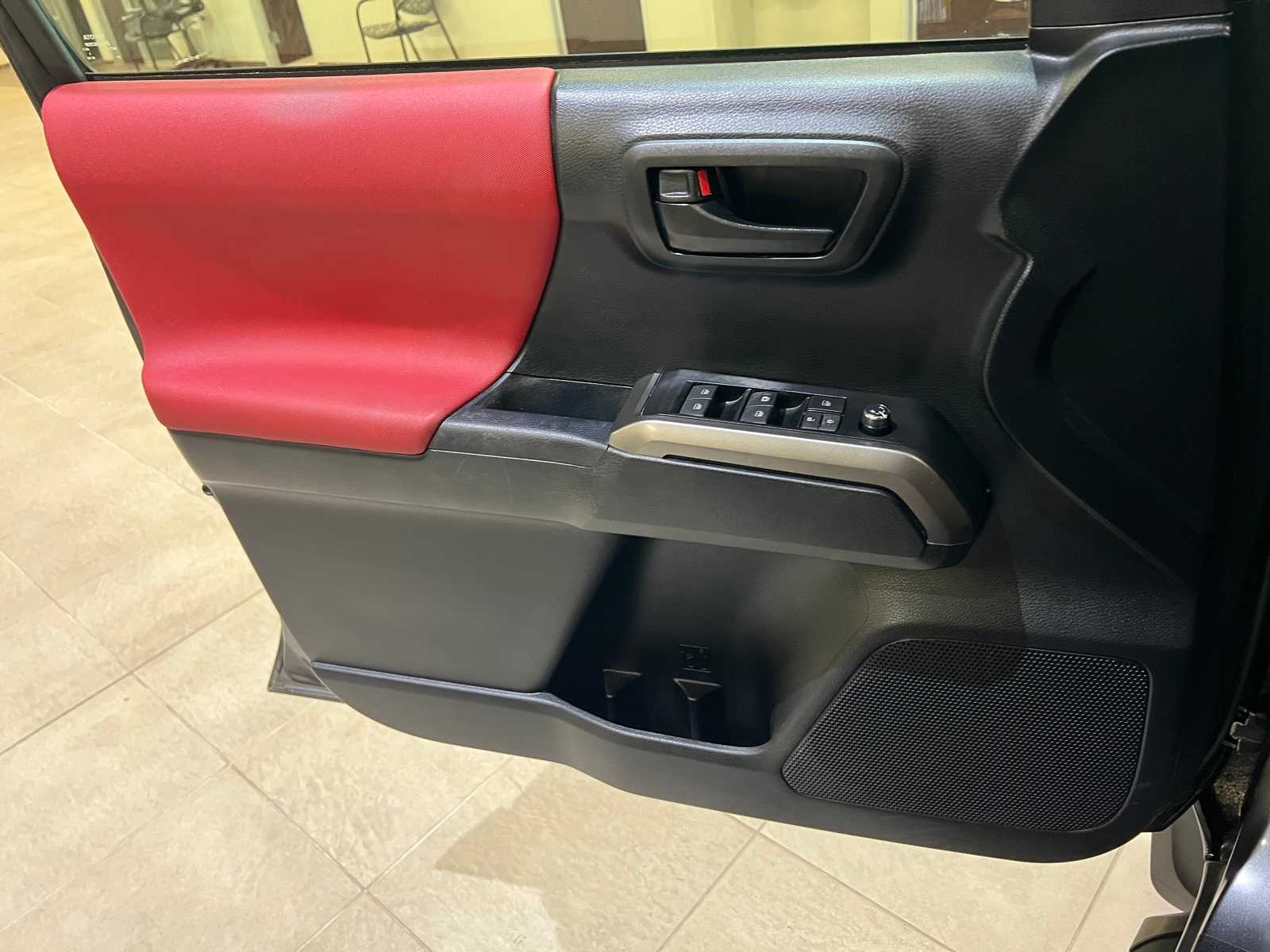 Thumbnail: 2017 Toyota Tacoma - 16