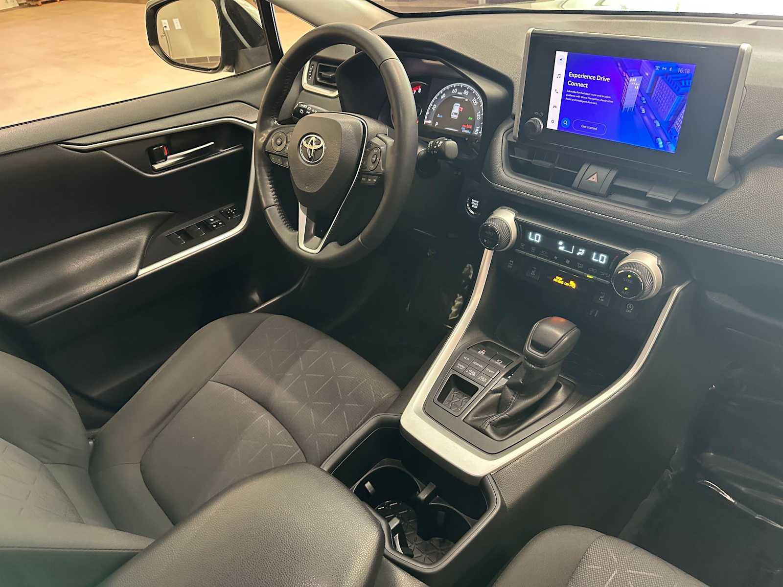 Thumbnail: 2023 Toyota RAV4 - 29