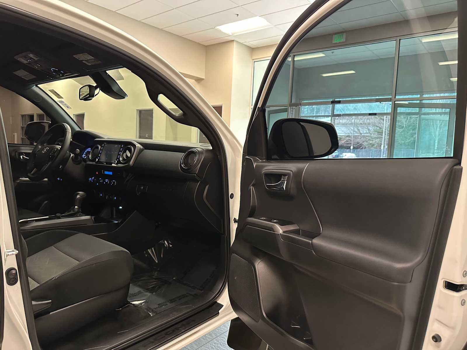 Thumbnail: 2023 Toyota Tacoma - 27