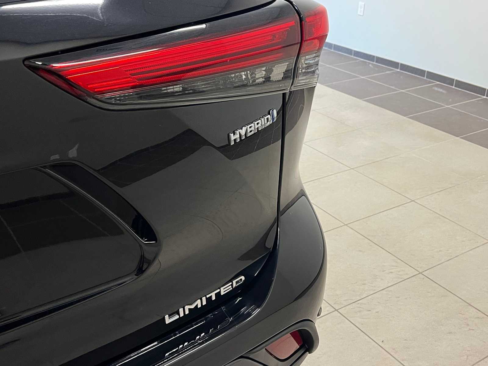 Thumbnail: 2023 Toyota Highlander - 6