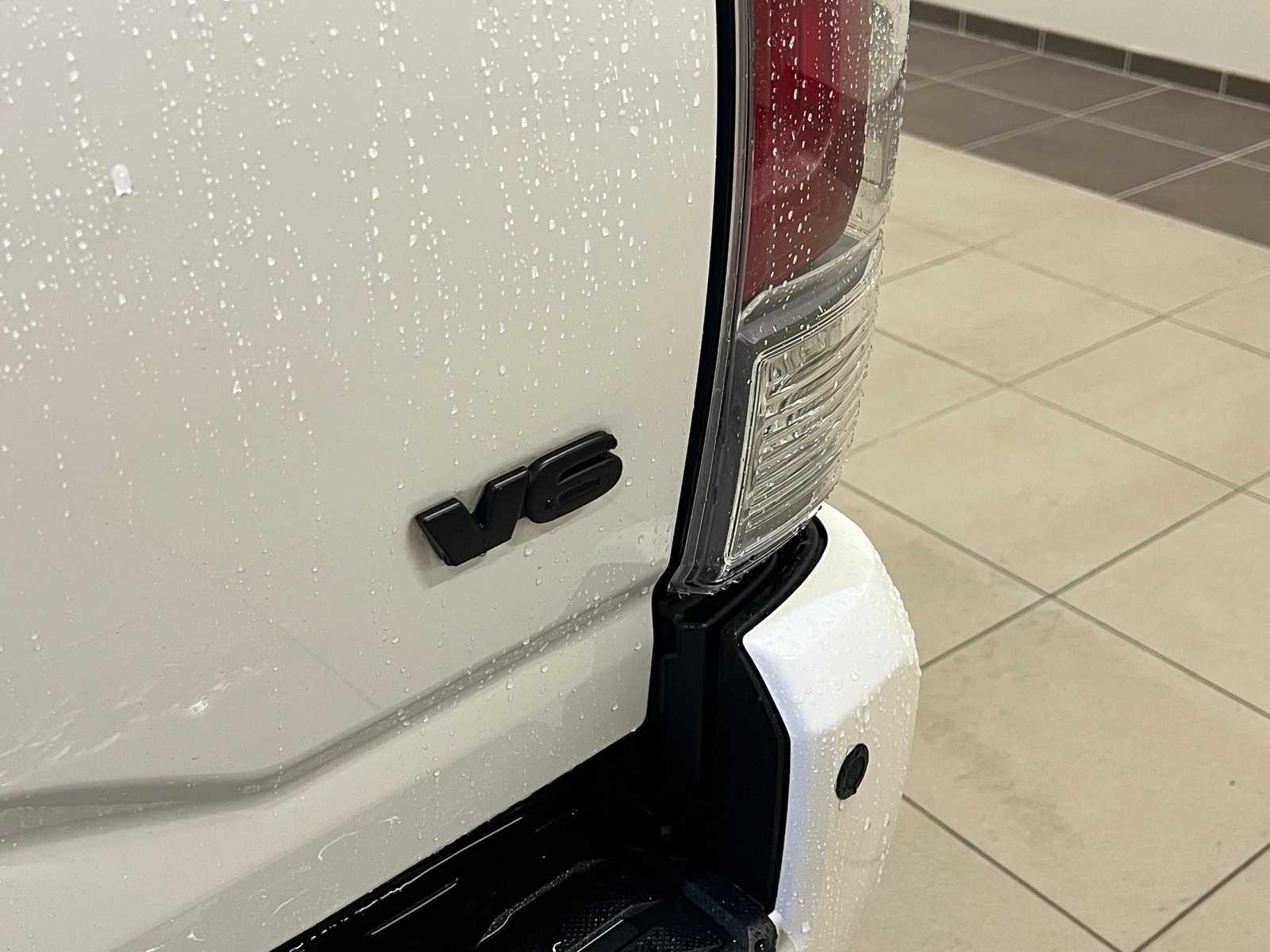 Thumbnail: 2020 Toyota Tacoma - 6