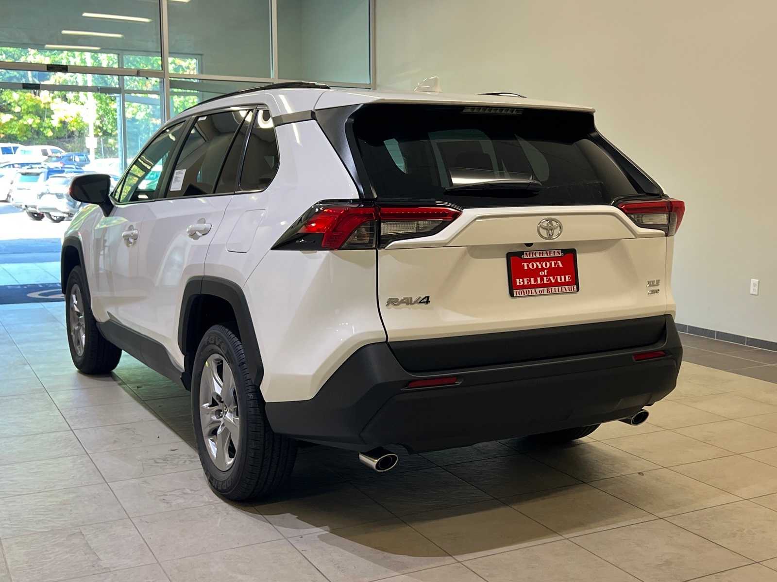 Thumbnail: 2025 Toyota RAV4 - 4