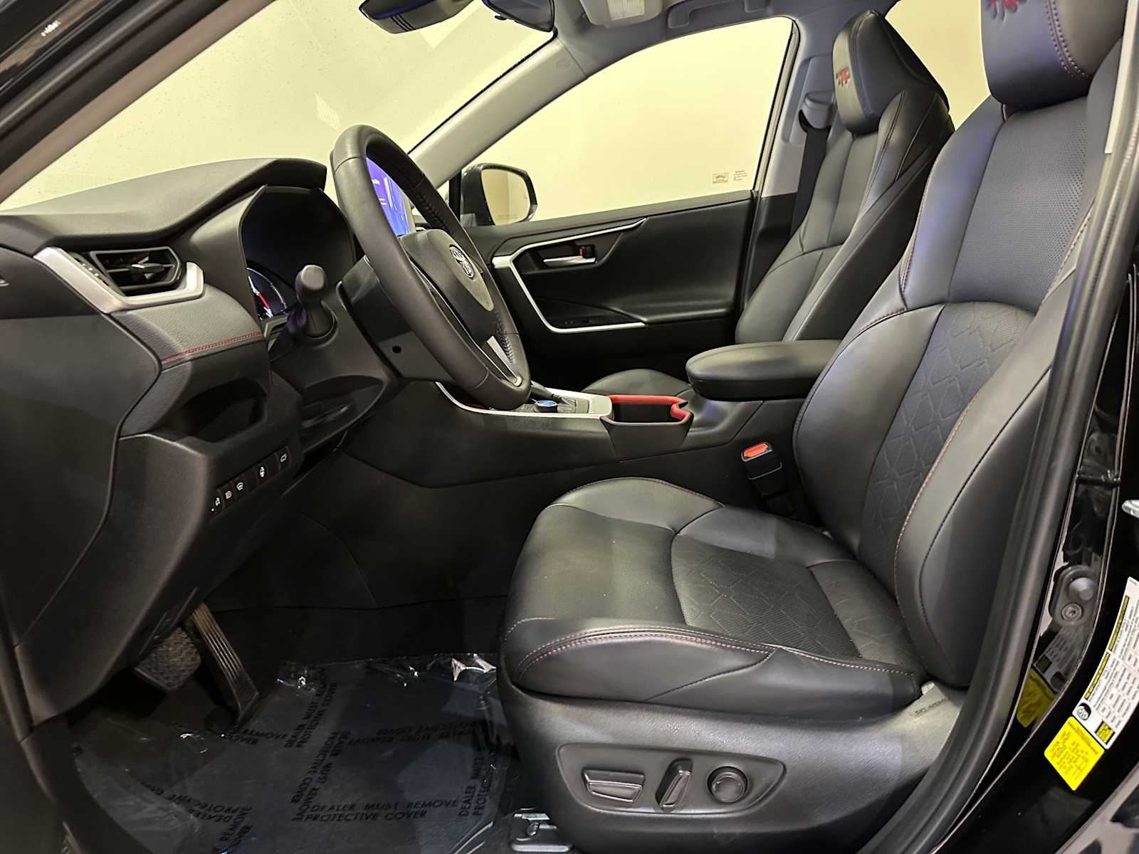 Thumbnail: 2023 Toyota RAV4 - 22