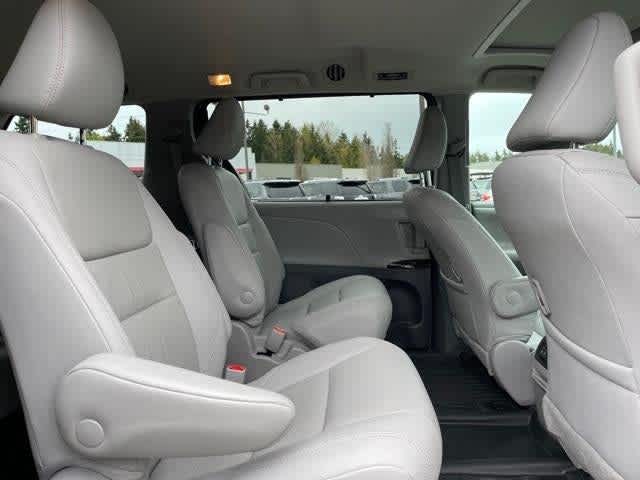 Thumbnail: 2020 Toyota Sienna - 15