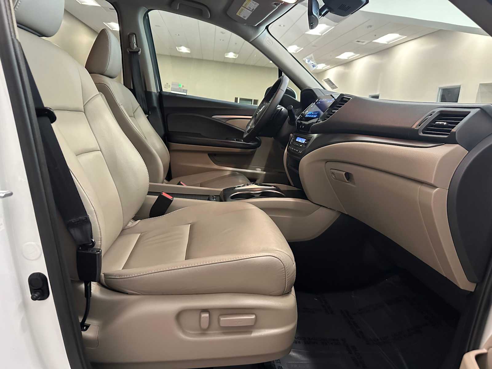 Thumbnail: 2022 Honda Pilot - 28