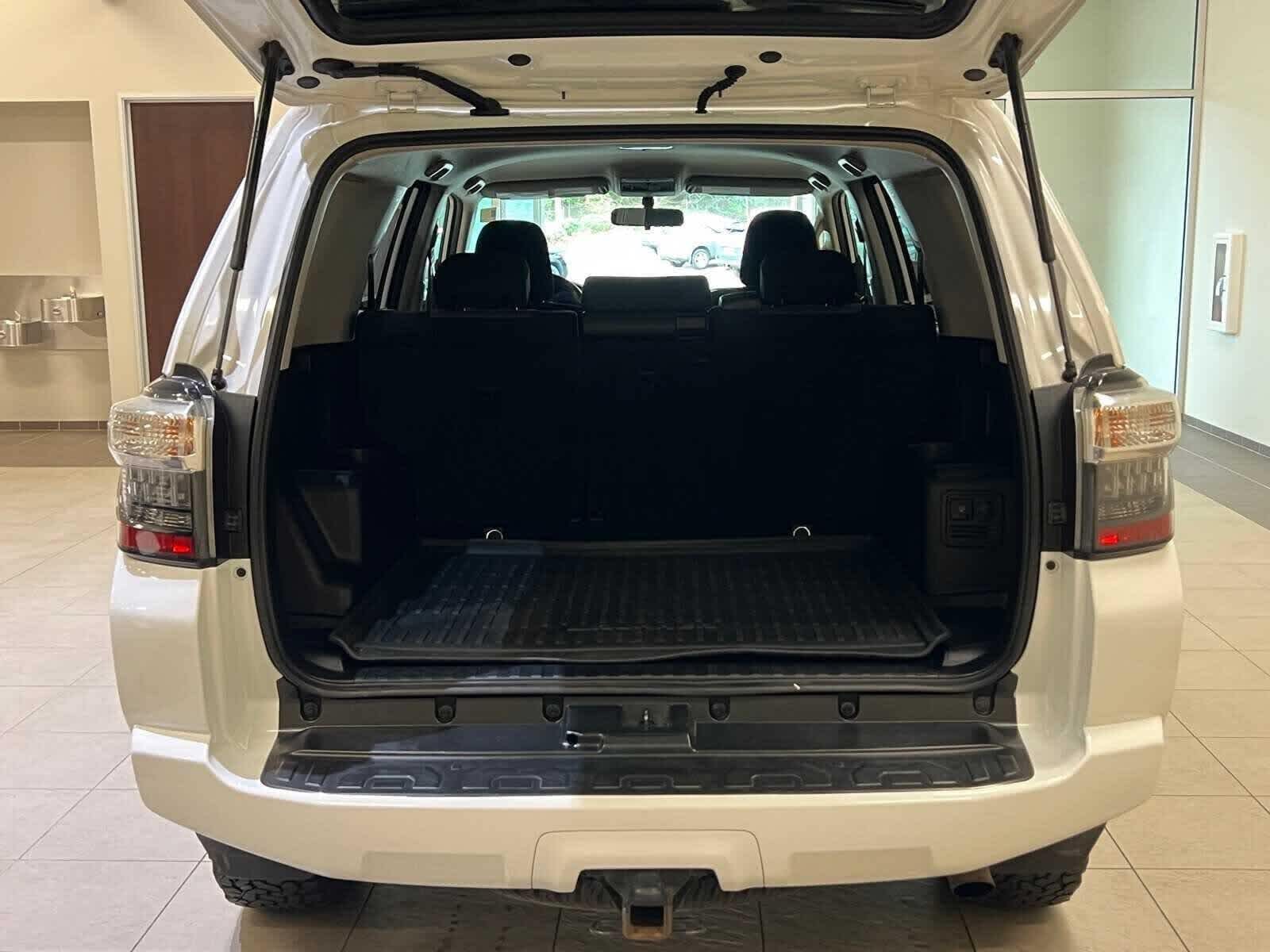 Thumbnail: 2019 Toyota 4Runner - 29