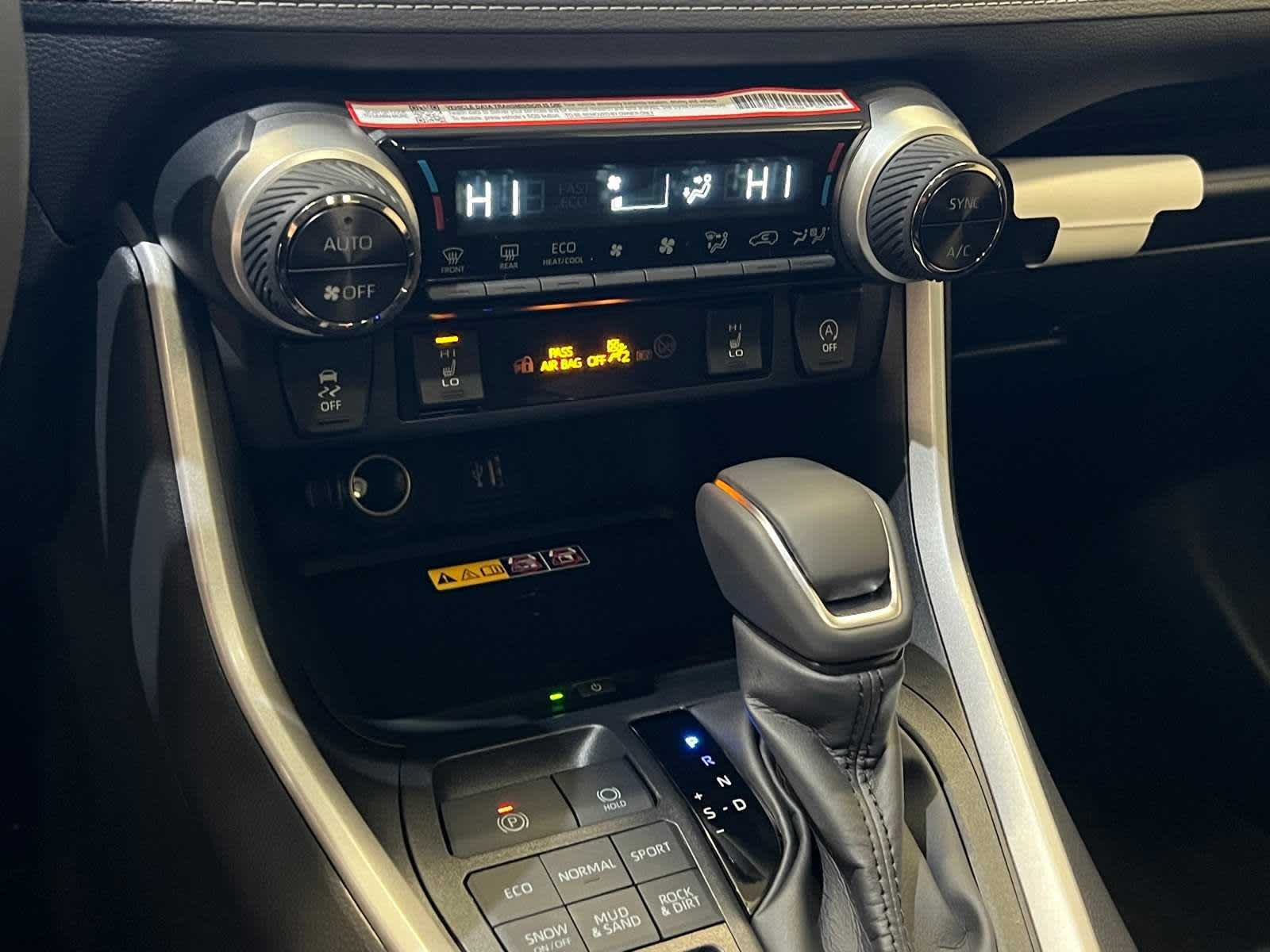 Thumbnail: 2025 Toyota RAV4 - 24