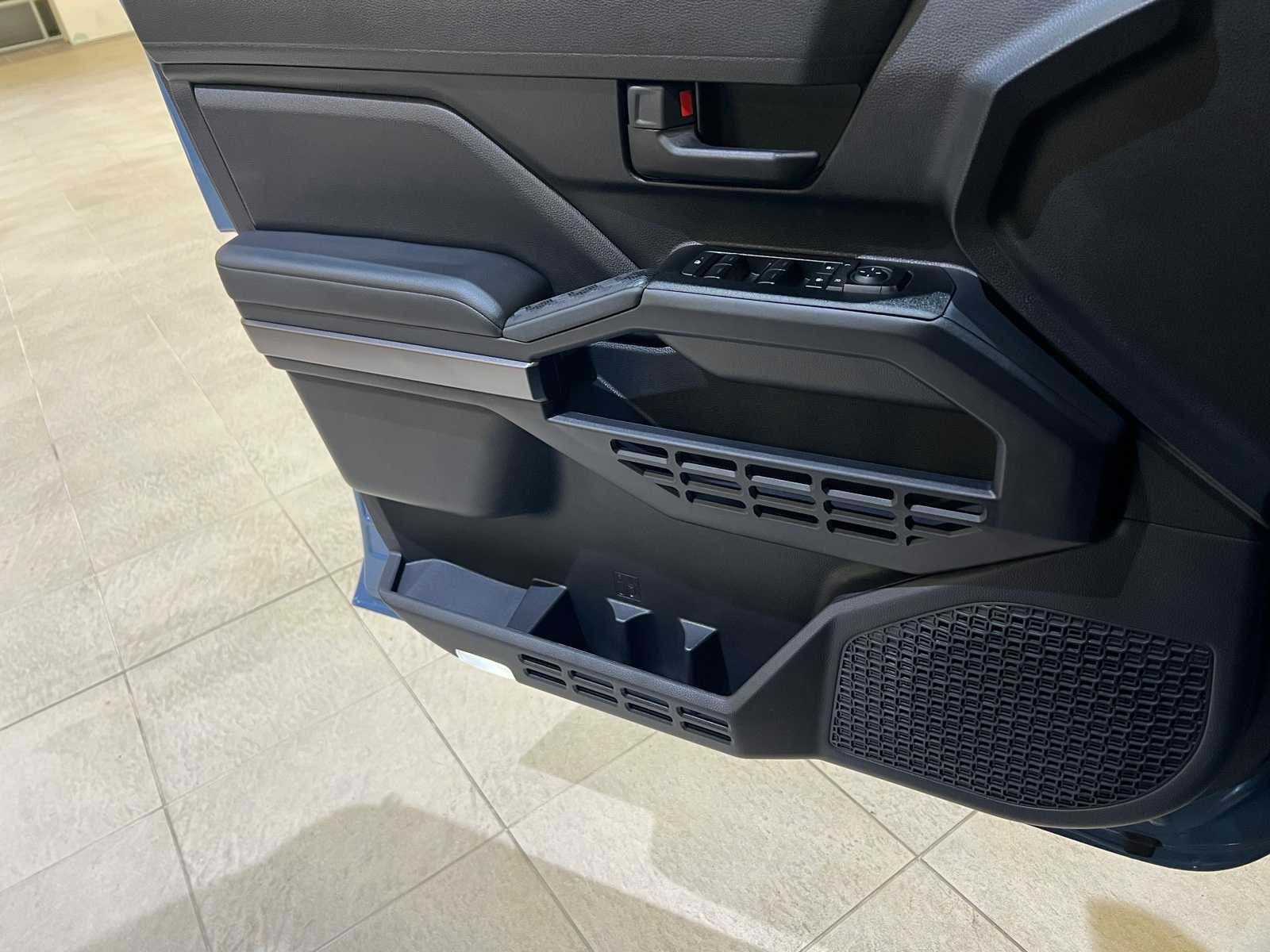 Thumbnail: 2025 Toyota 4Runner - 17