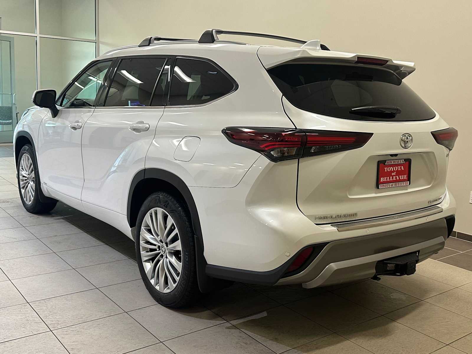 Thumbnail: 2025 Toyota Highlander - 4