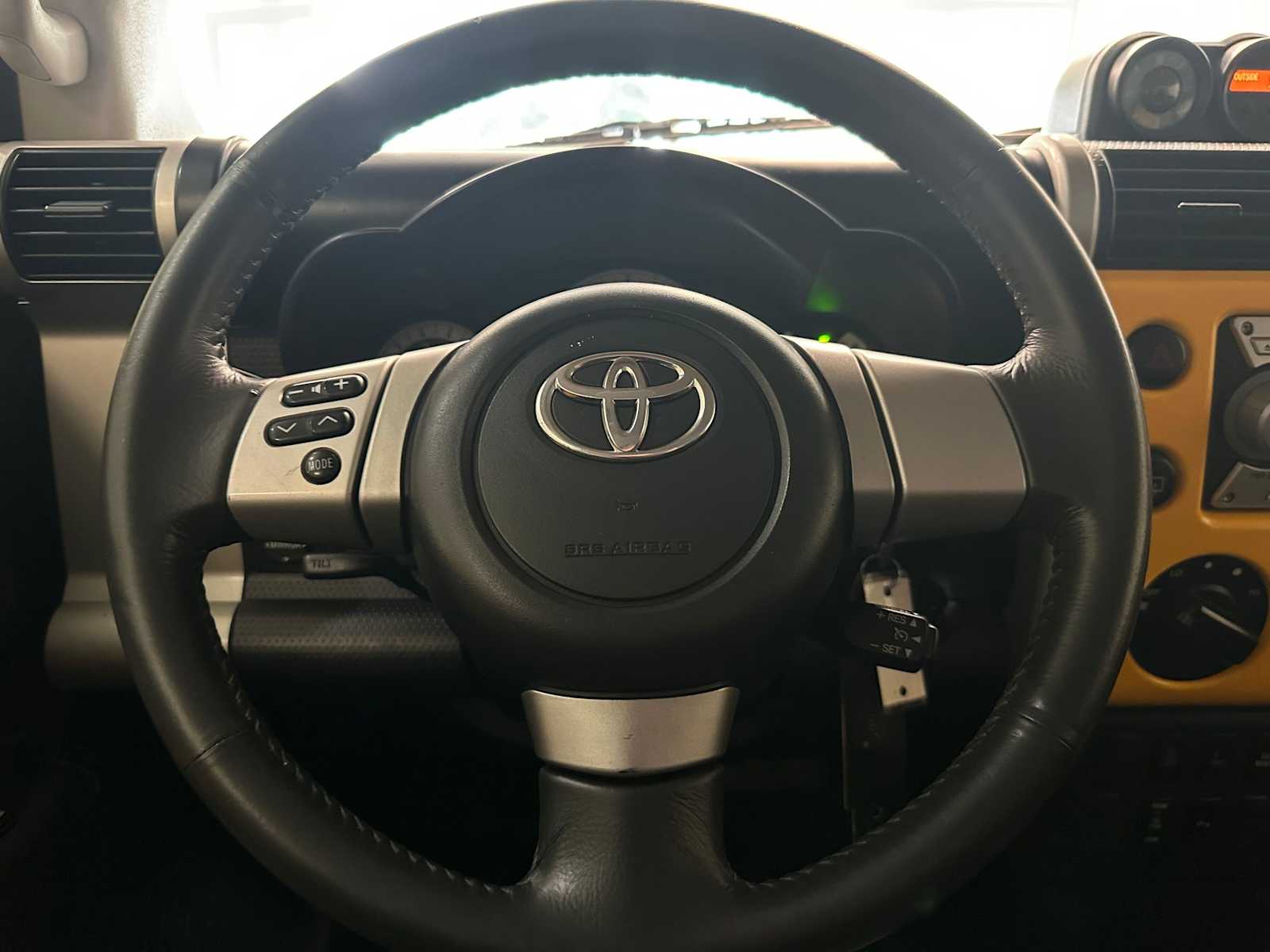 Thumbnail: 2008 Toyota FJ Cruiser - 10