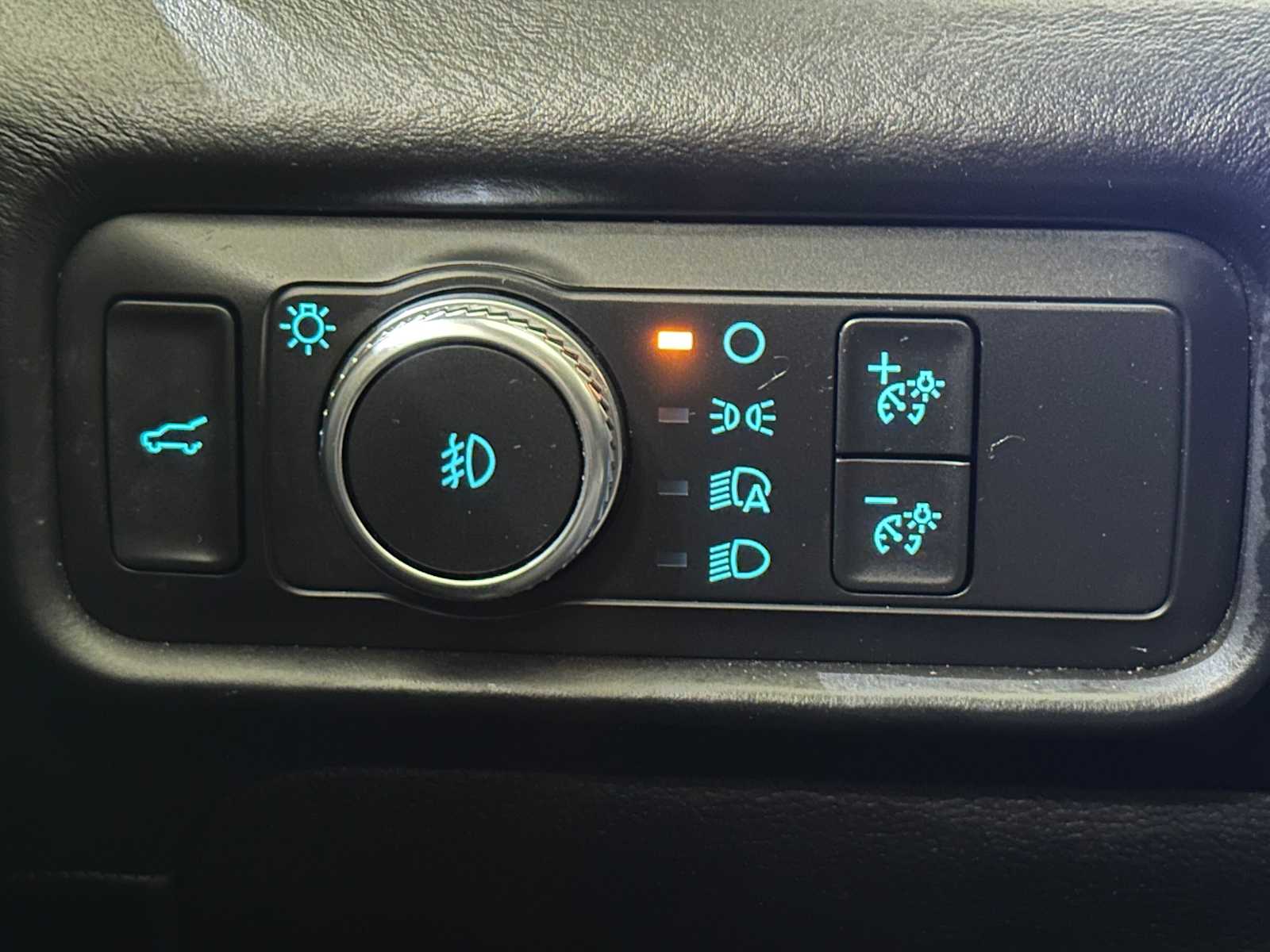 Thumbnail: 2020 Ford Explorer - 18