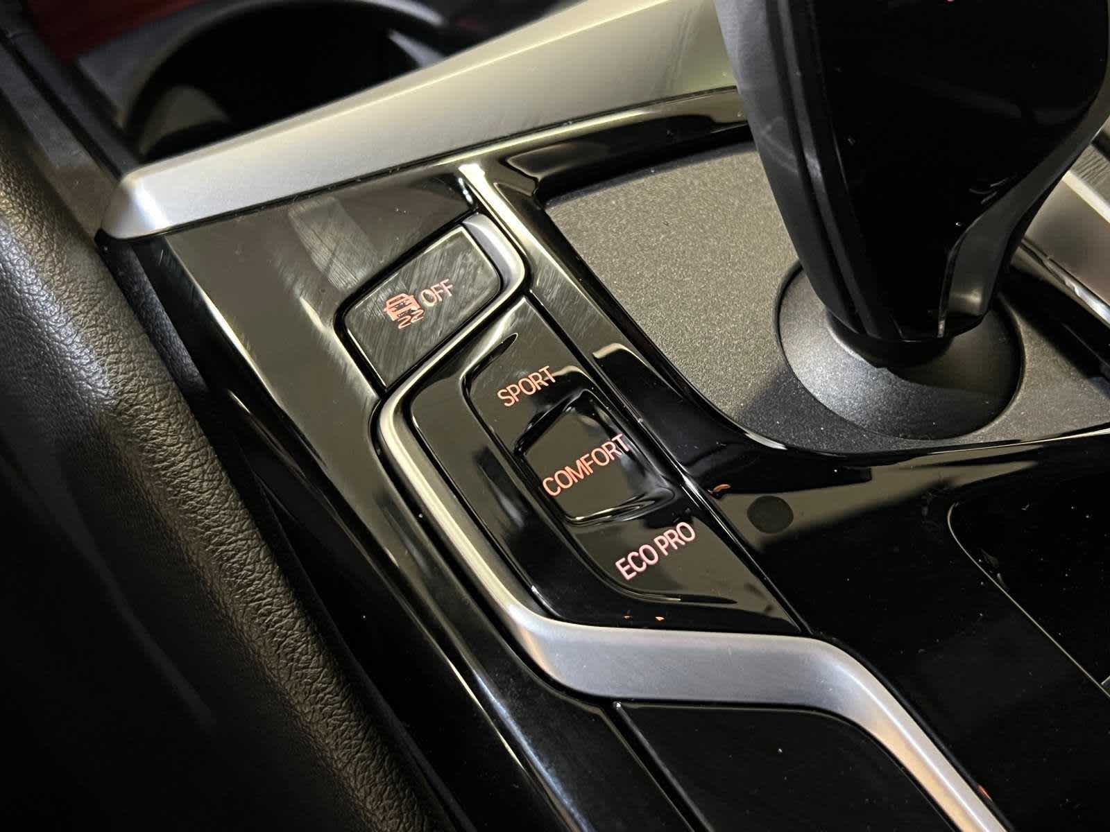 Thumbnail: 2022 BMW 5 Series - 27