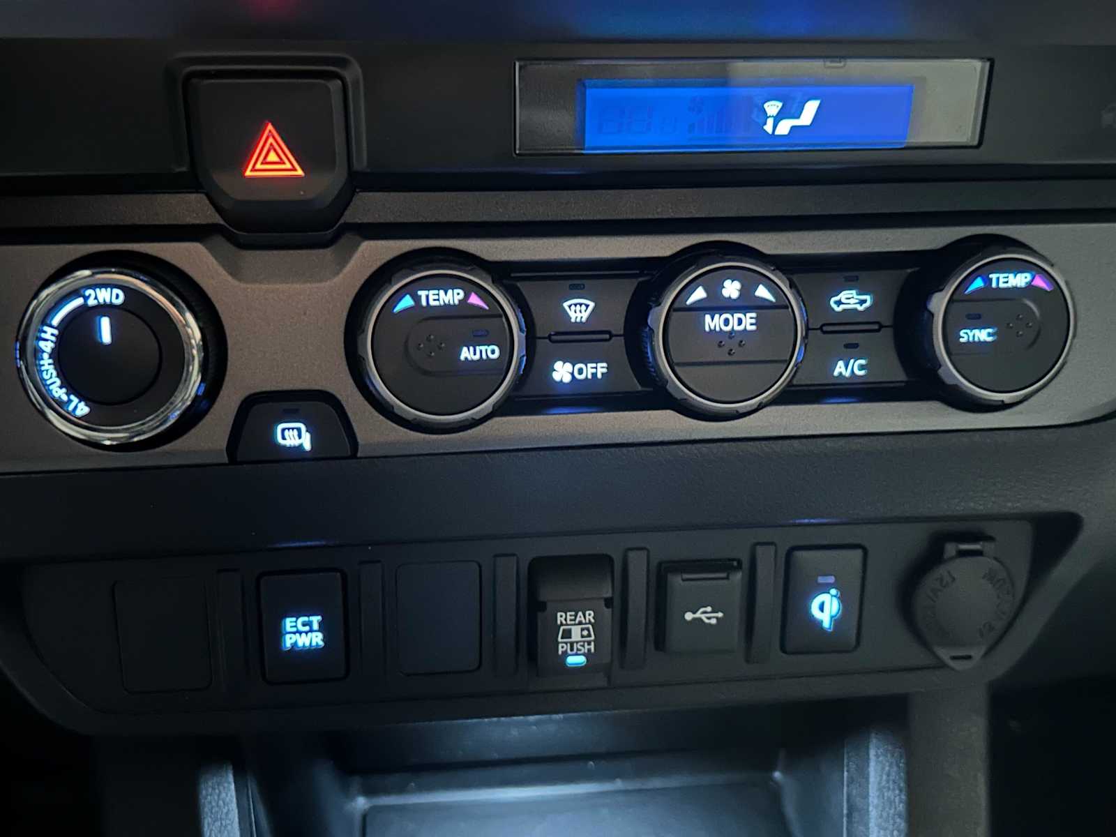 Thumbnail: 2023 Toyota Tacoma - 15