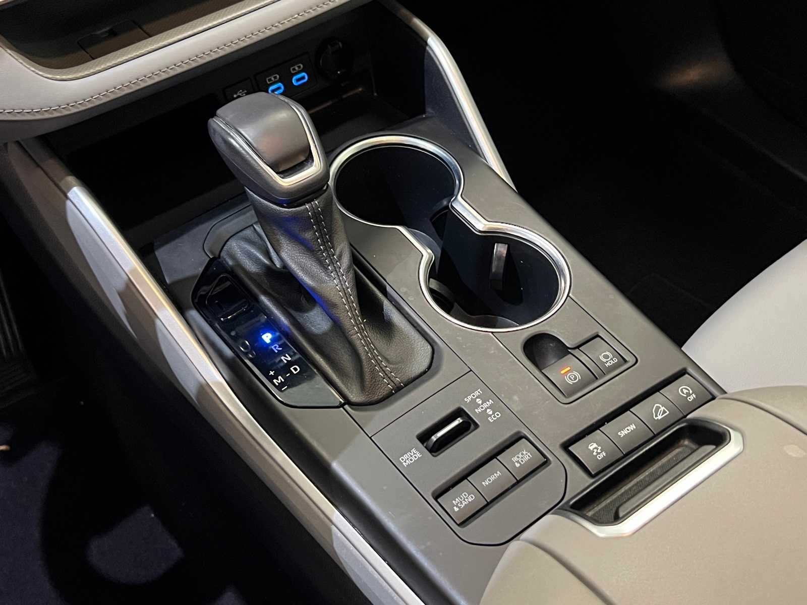 Thumbnail: 2022 Toyota Highlander - 23