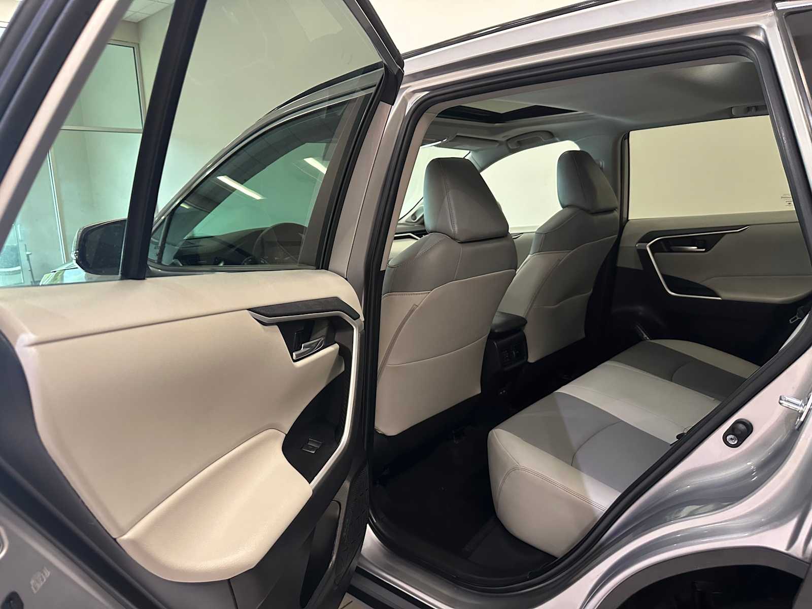 Thumbnail: 2023 Toyota RAV4 - 25
