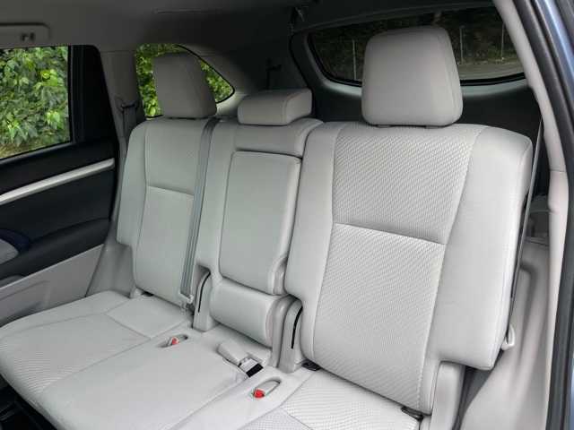 Thumbnail: 2019 Toyota Highlander - 12