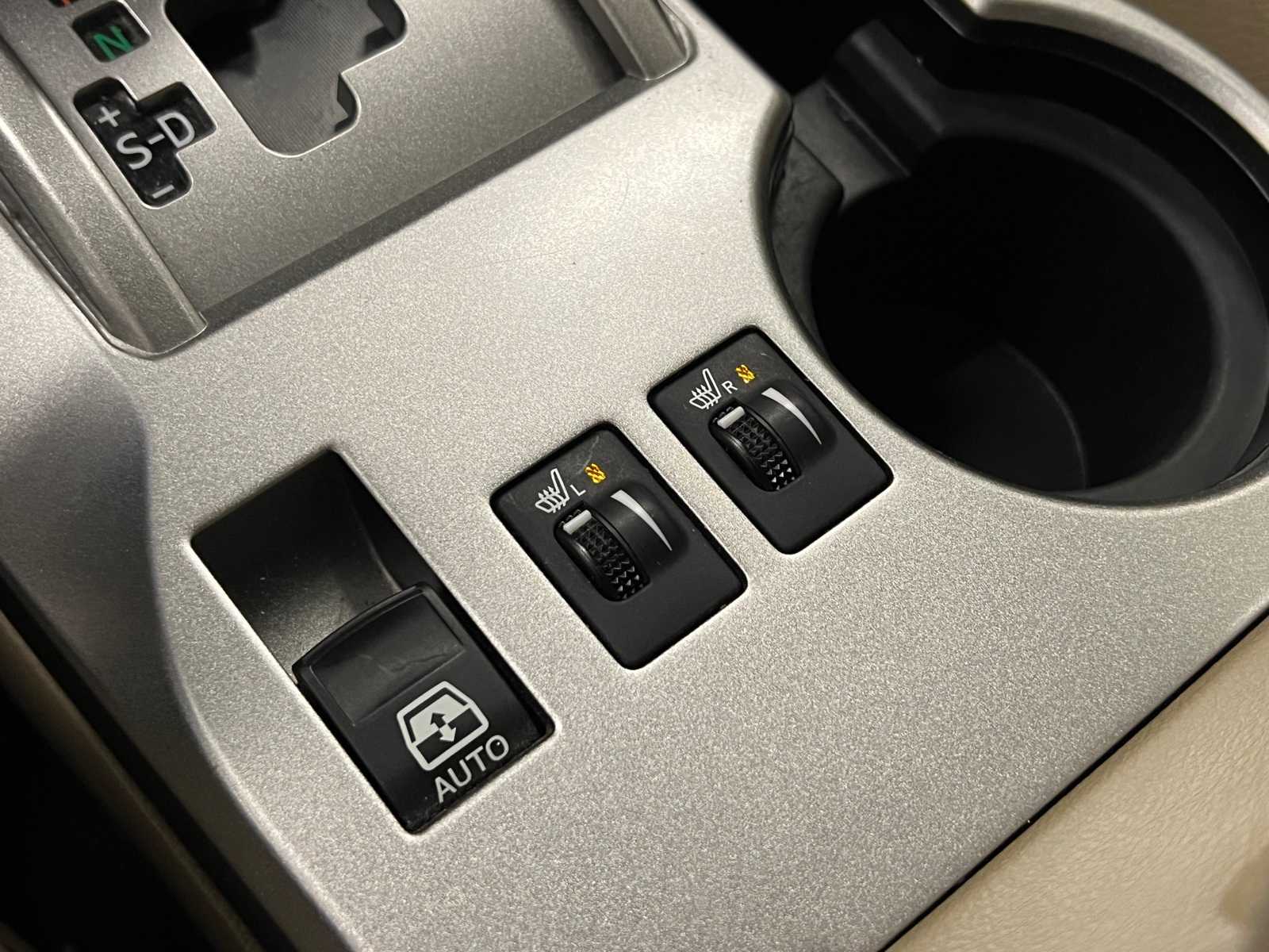 Thumbnail: 2011 Toyota 4Runner - 26