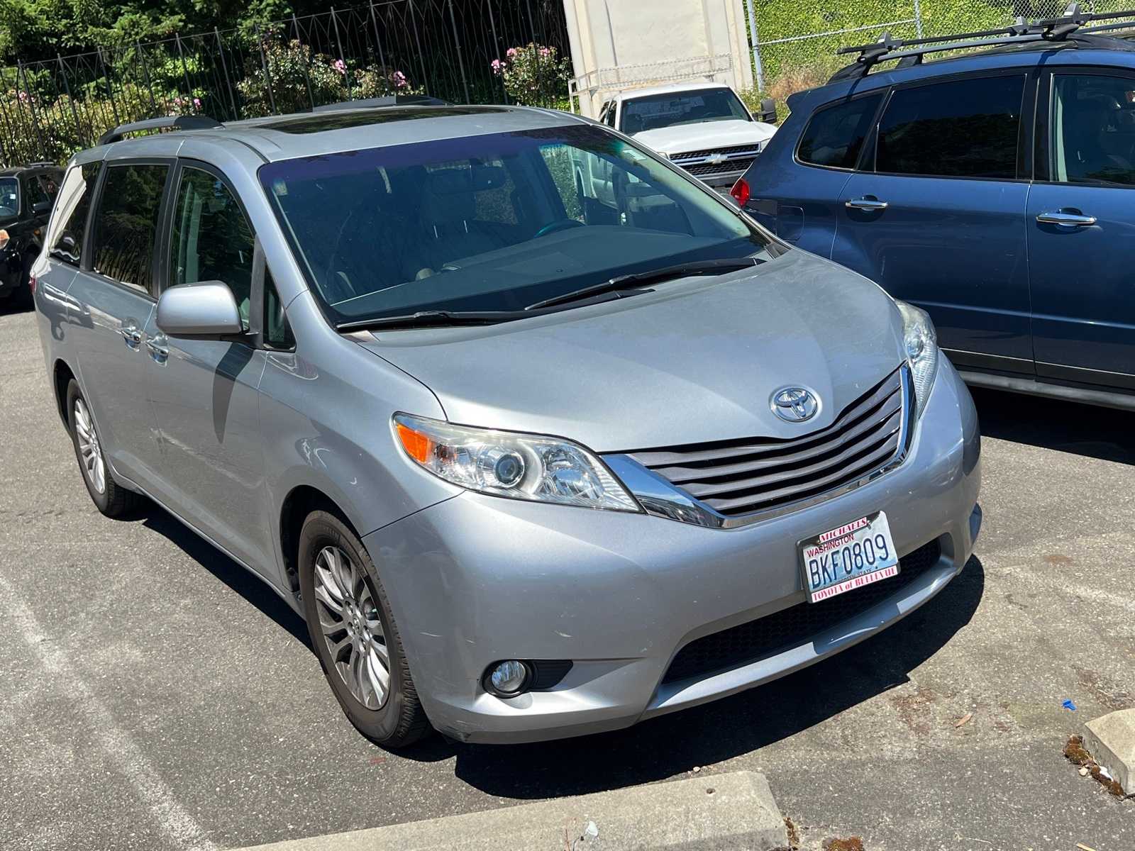 Thumbnail: 2015 Toyota Sienna - 3