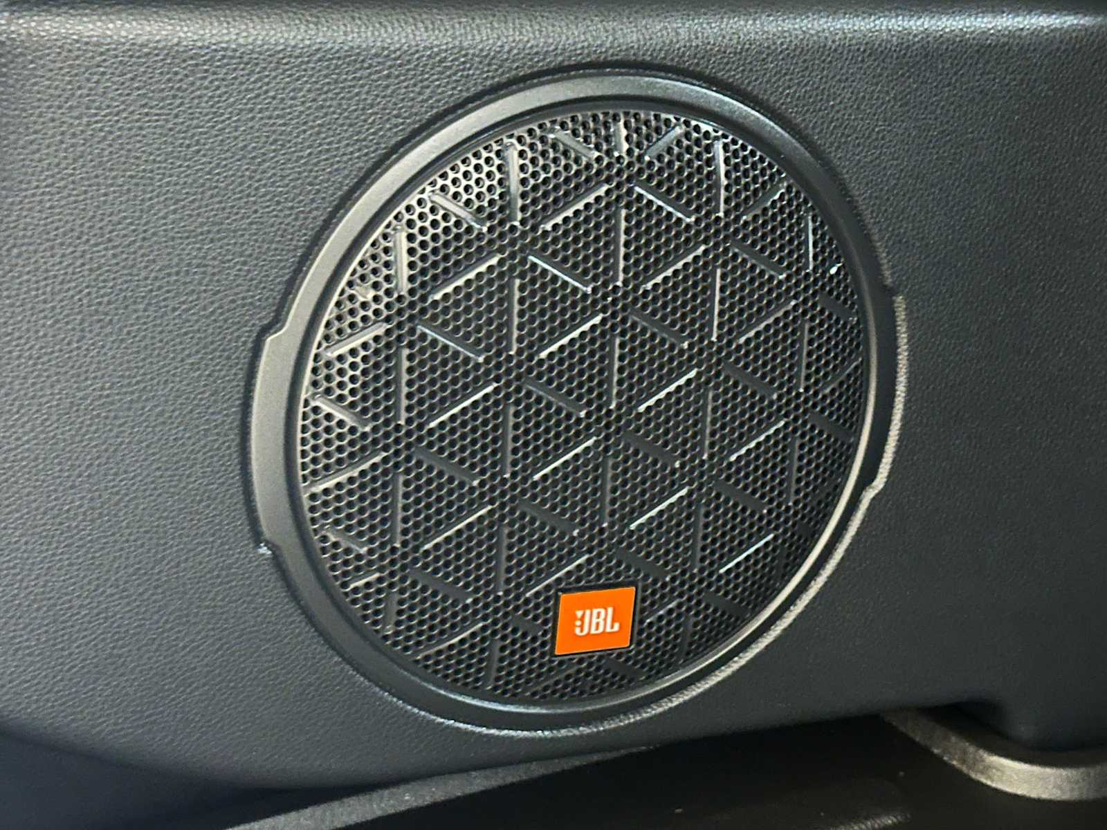 Thumbnail: 2025 Toyota RAV4 - 32