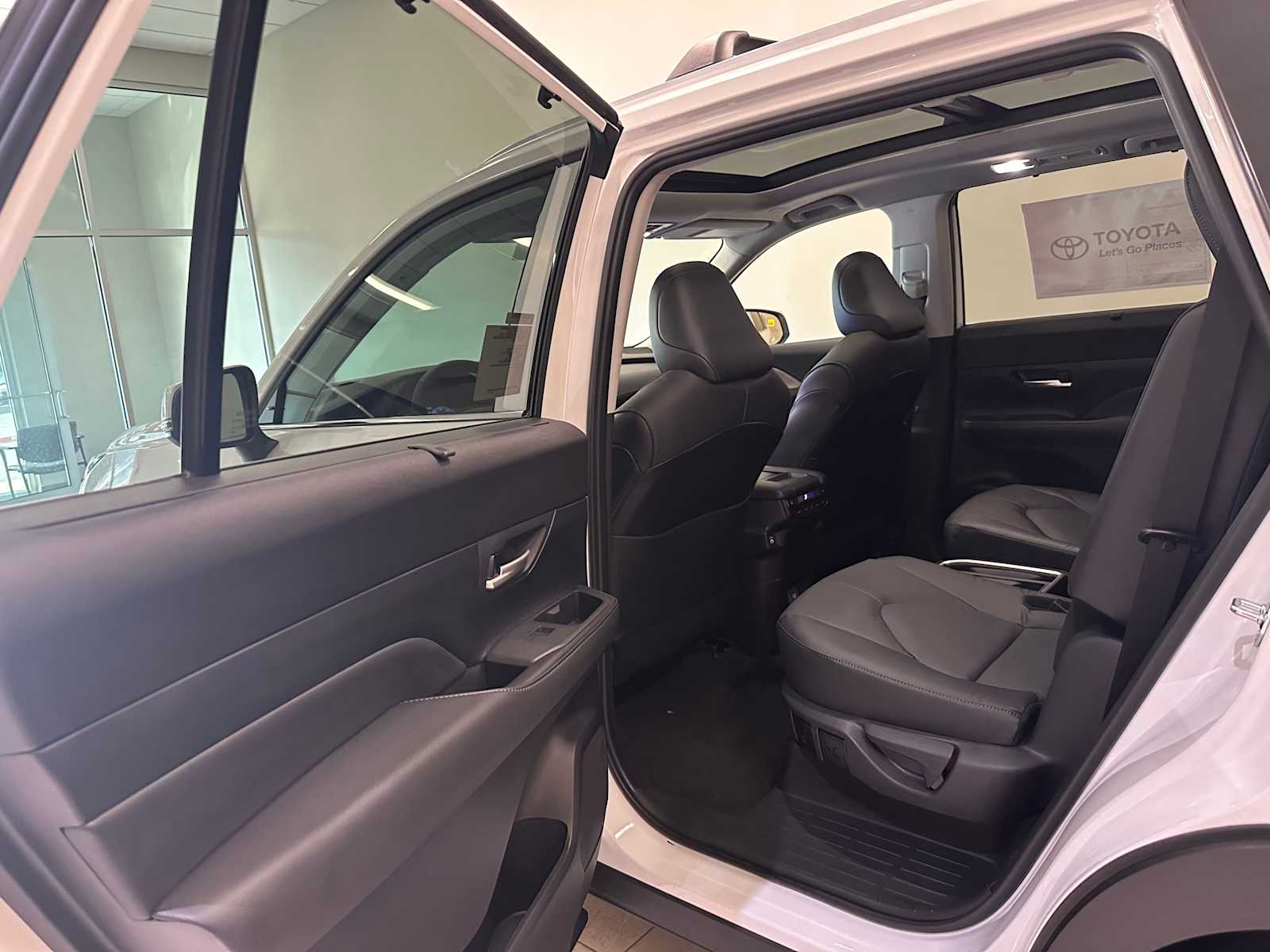 Thumbnail: 2026 Toyota Grand Highlander - 24