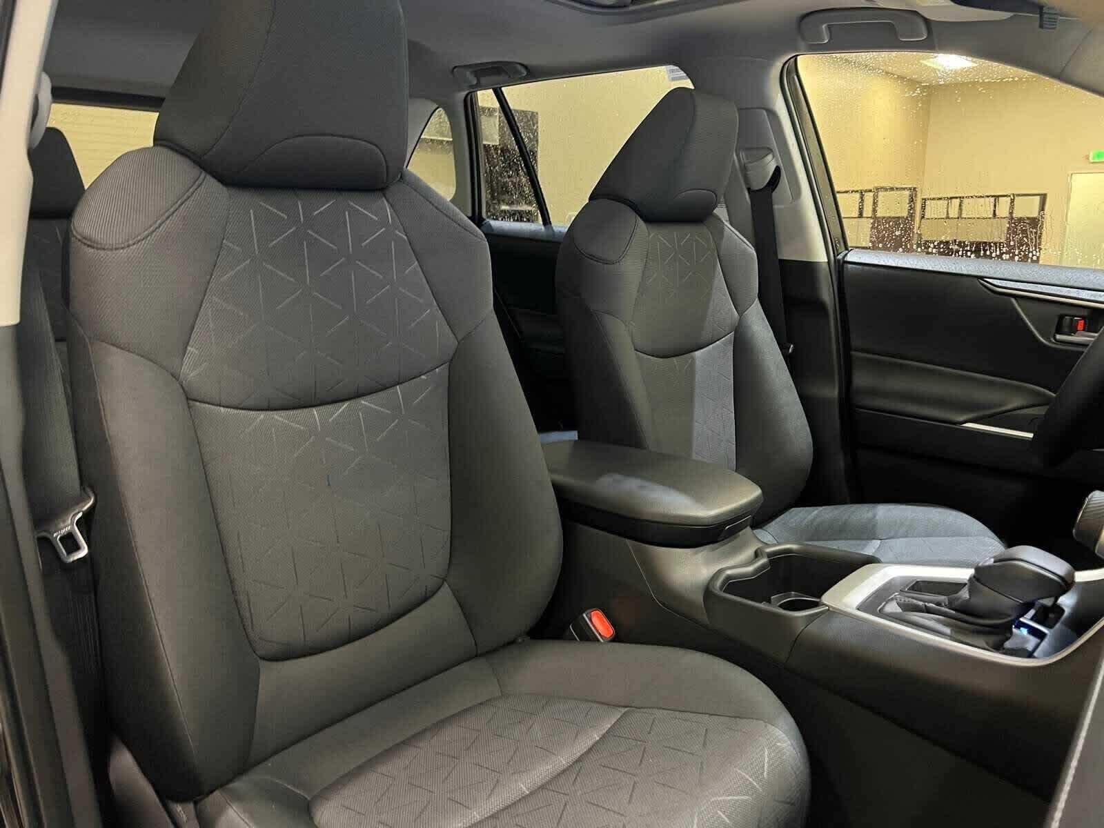 Thumbnail: 2025 Toyota RAV4 - 14