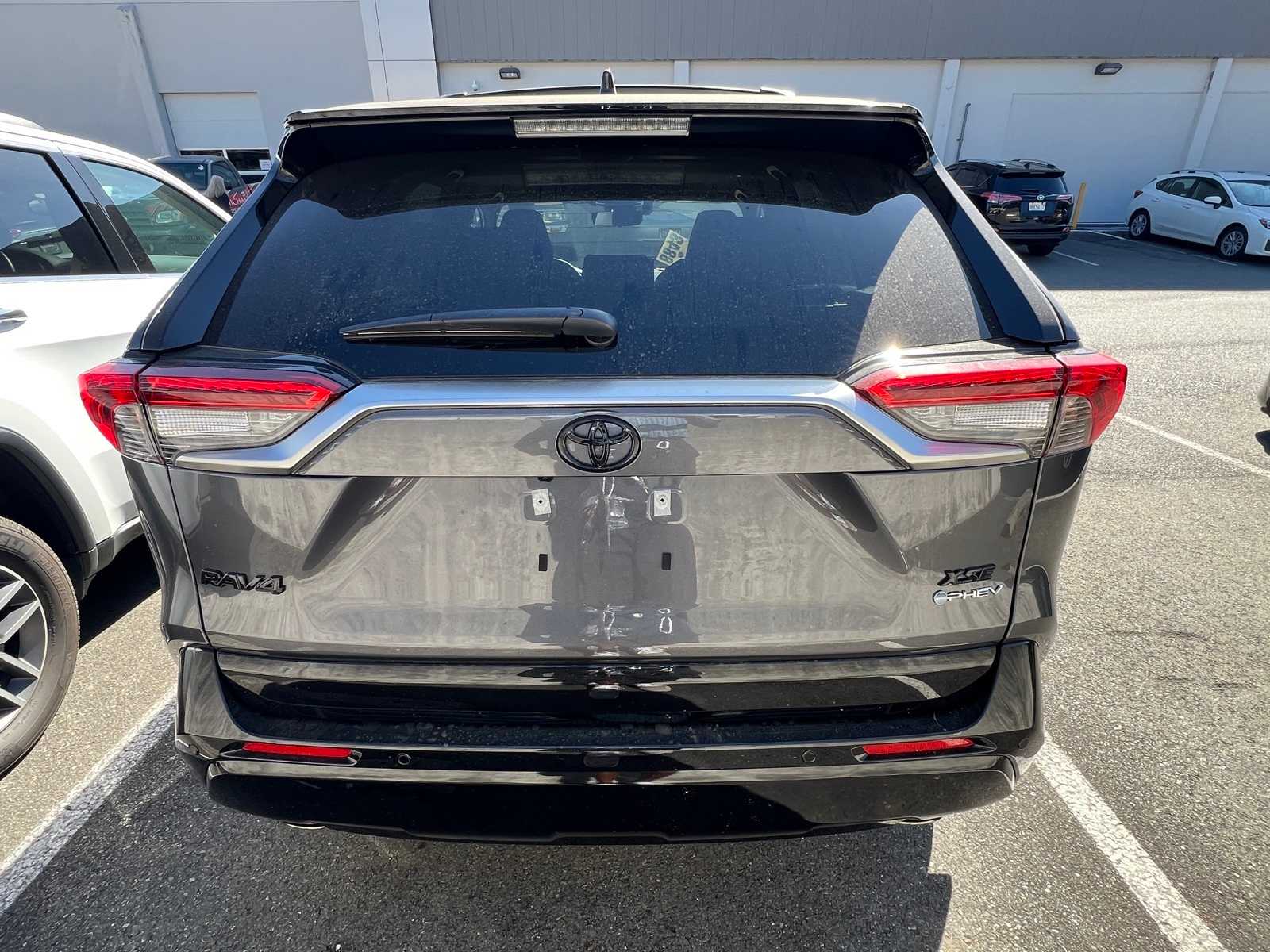 Thumbnail: 2025 Toyota RAV4 - 8