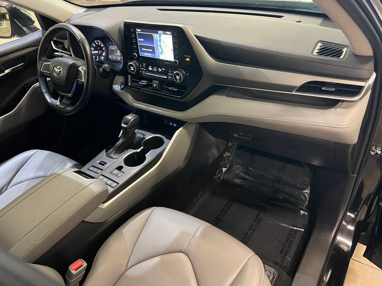 Thumbnail: 2022 Toyota Highlander - 15