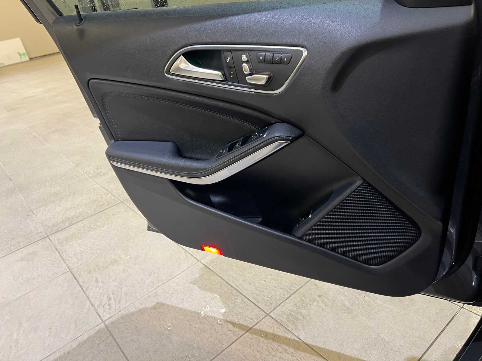 Thumbnail: 2018 Mercedes-Benz GLA - 16