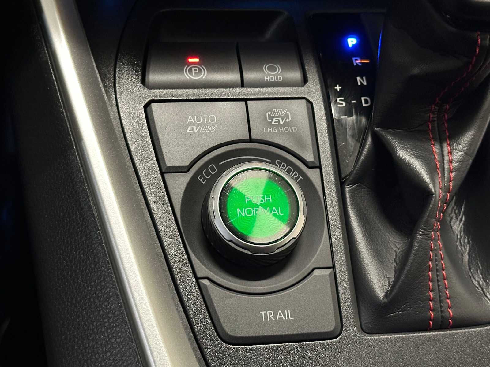 Thumbnail: 2025 Toyota RAV4 - 16