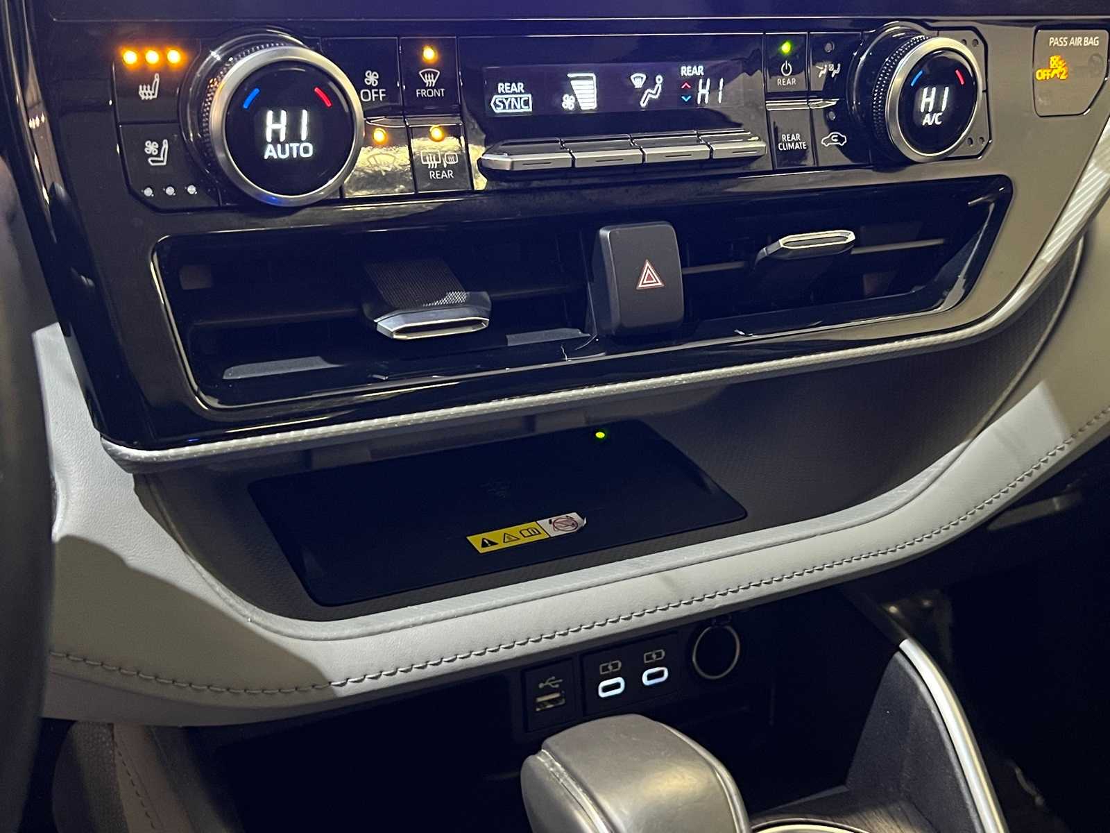 Thumbnail: 2023 Toyota Highlander - 25