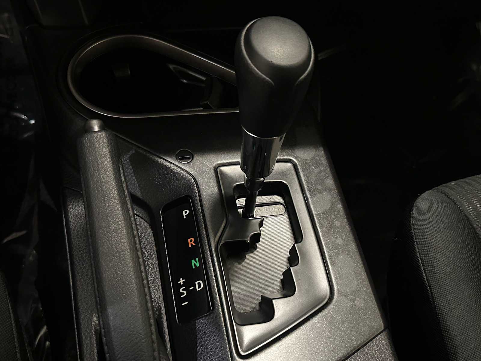 Thumbnail: 2018 Toyota RAV4 - 16