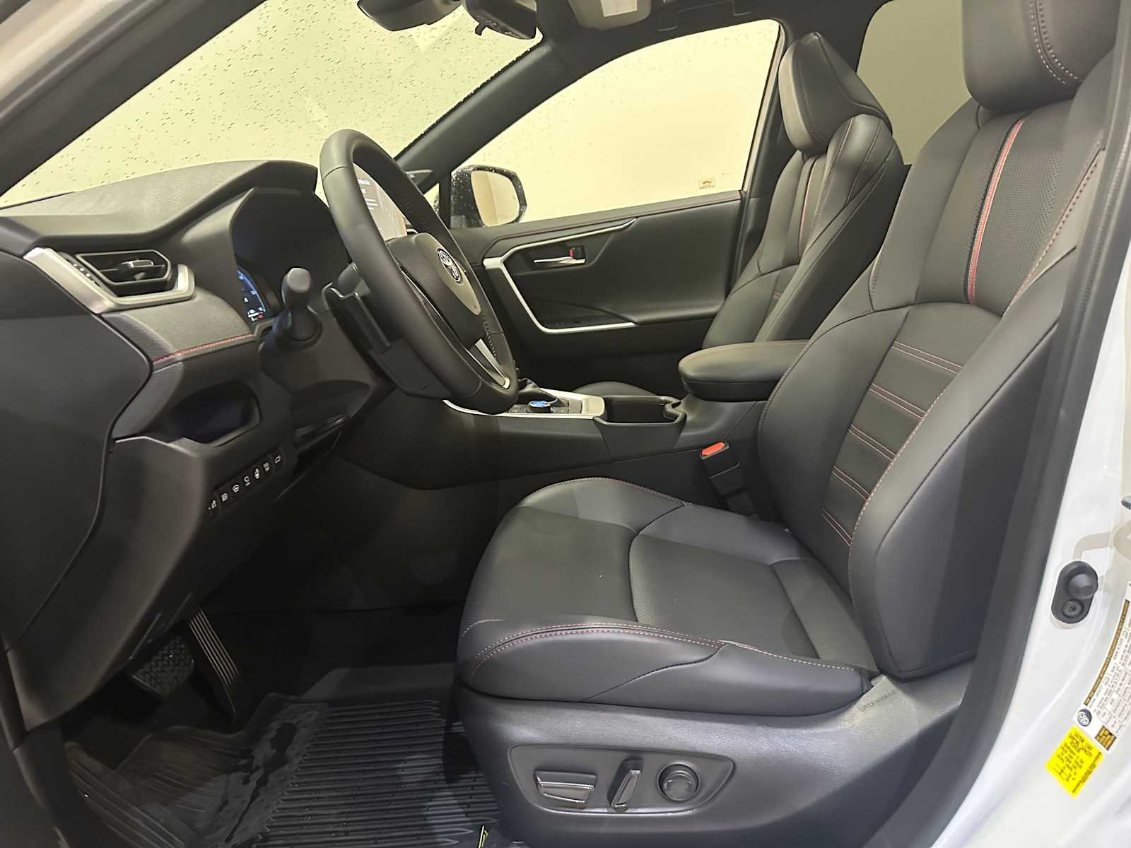 Thumbnail: 2025 Toyota RAV4 - 22