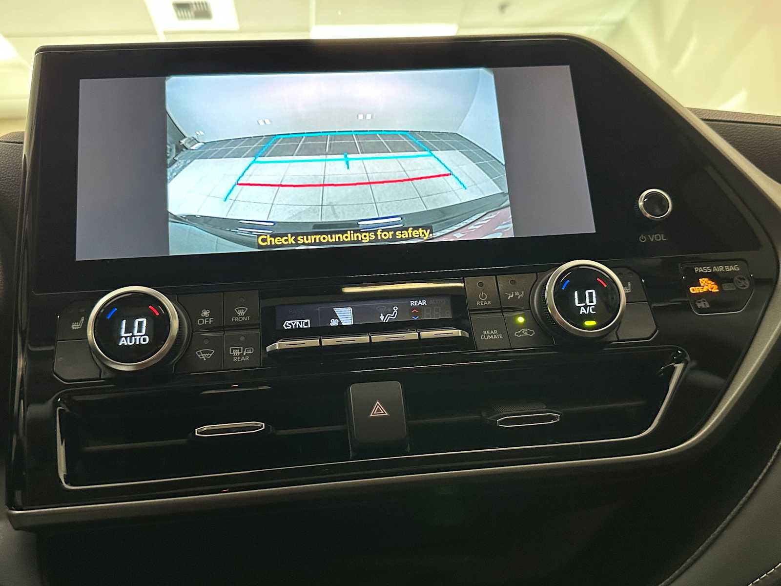 Thumbnail: 2024 Toyota Highlander - 13