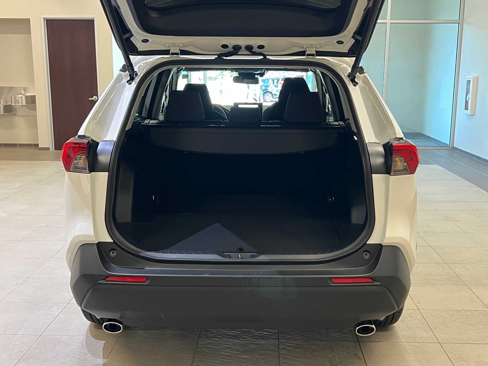 Thumbnail: 2025 Toyota RAV4 - 29