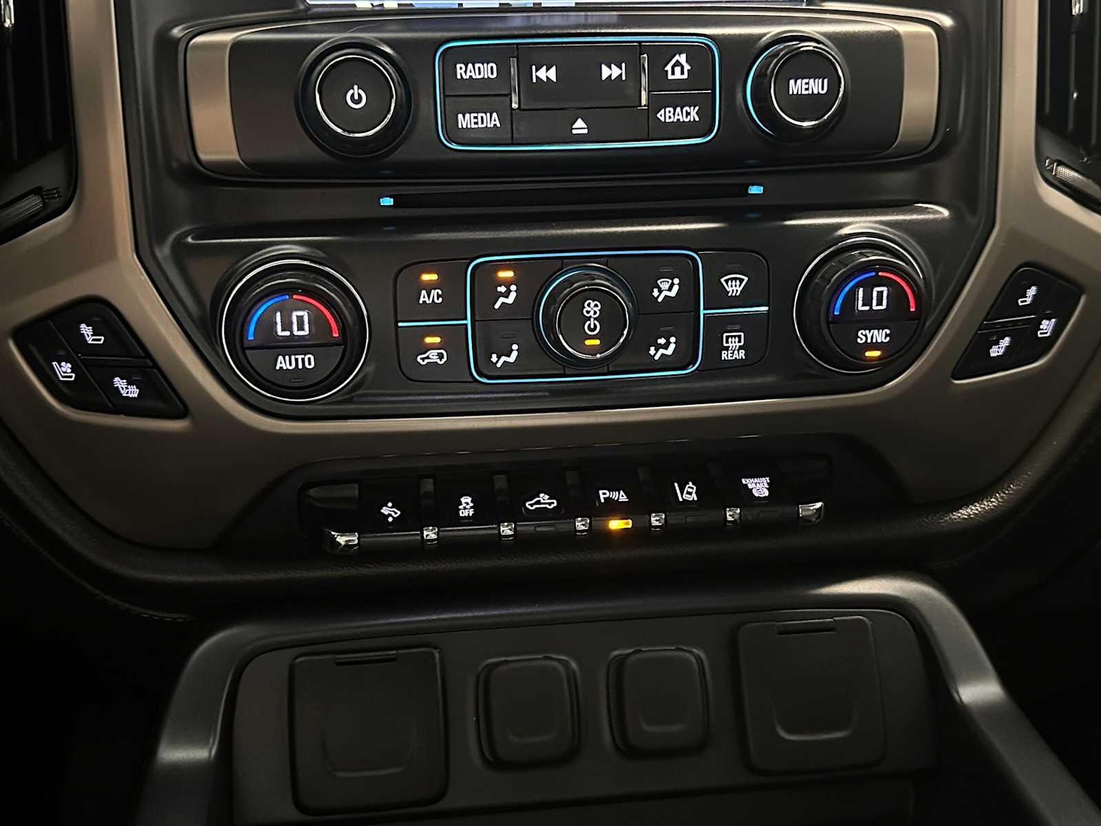 Thumbnail: 2018 GMC Sierra 3500 - 15