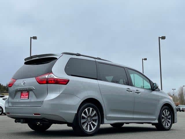 Thumbnail: 2020 Toyota Sienna - 12
