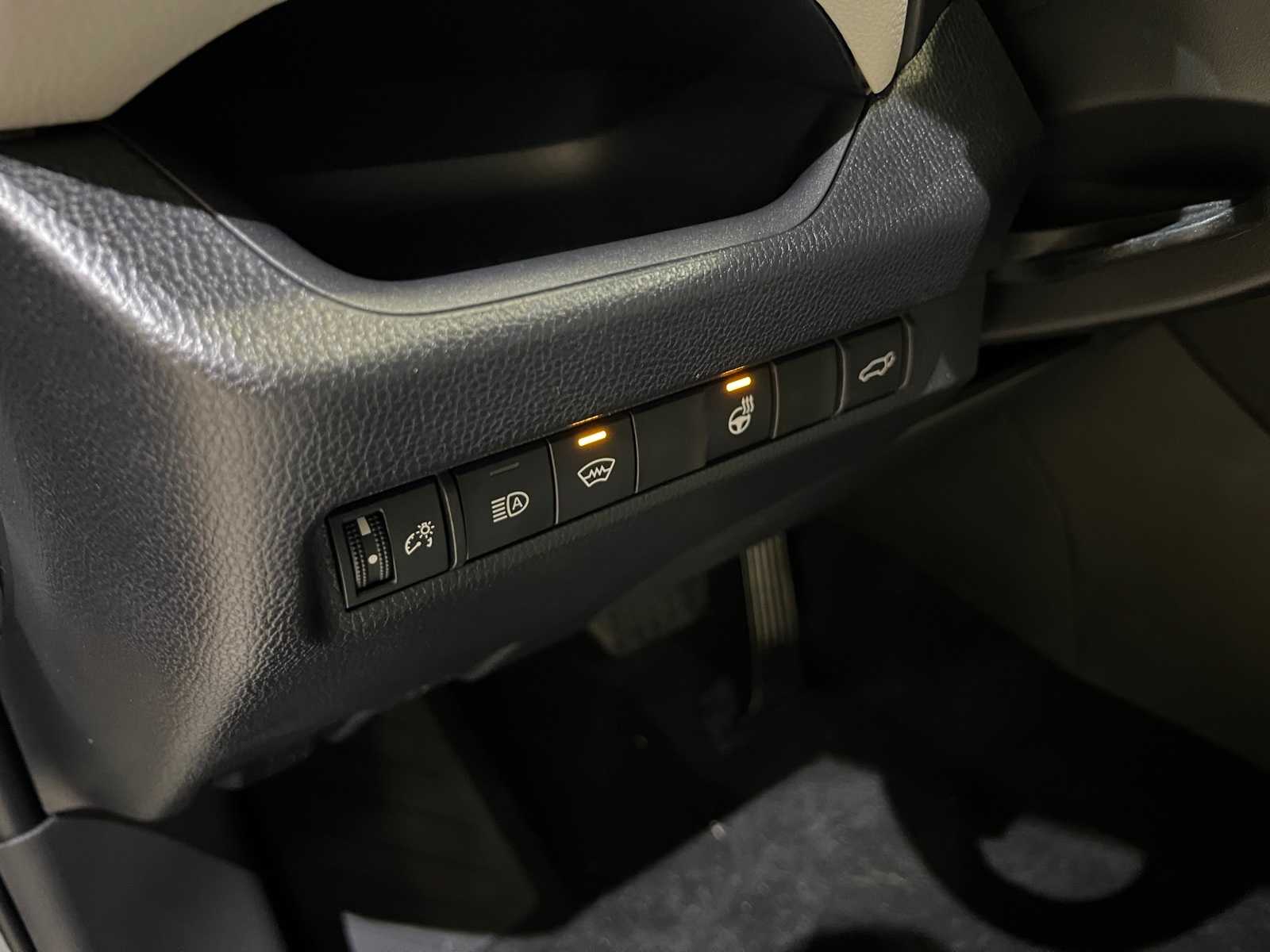 Thumbnail: 2025 Toyota RAV4 - 16