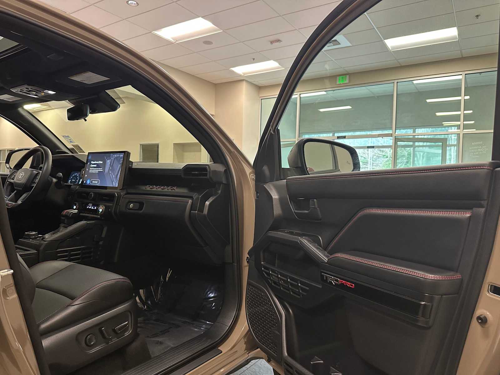 Thumbnail: 2025 Toyota 4Runner - 29