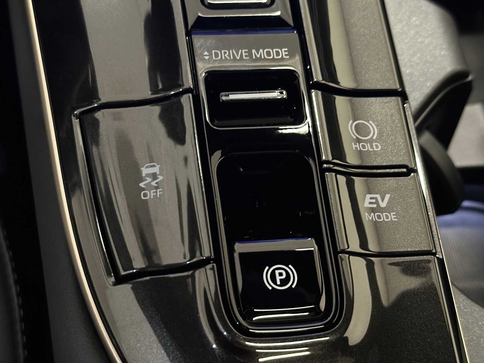 Thumbnail: 2026 Toyota Crown Signia - 17