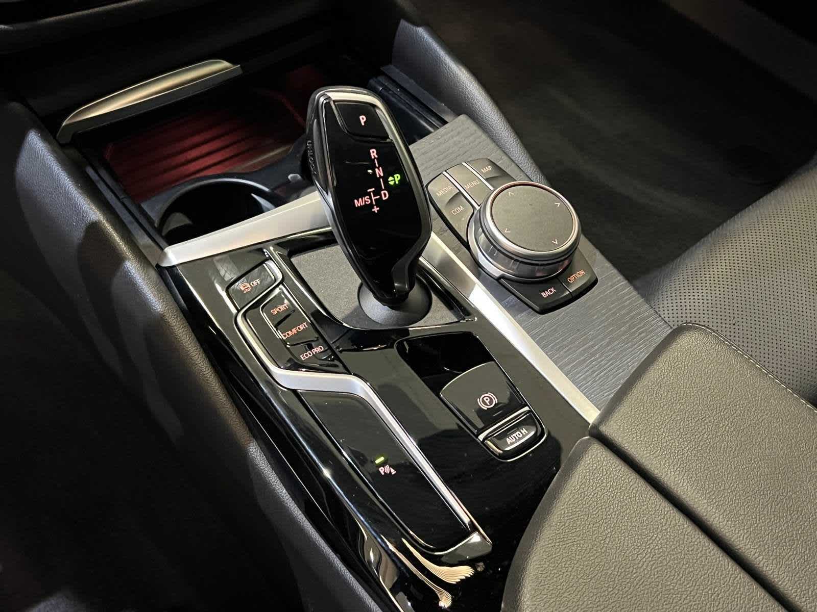 Thumbnail: 2022 BMW 5 Series - 22