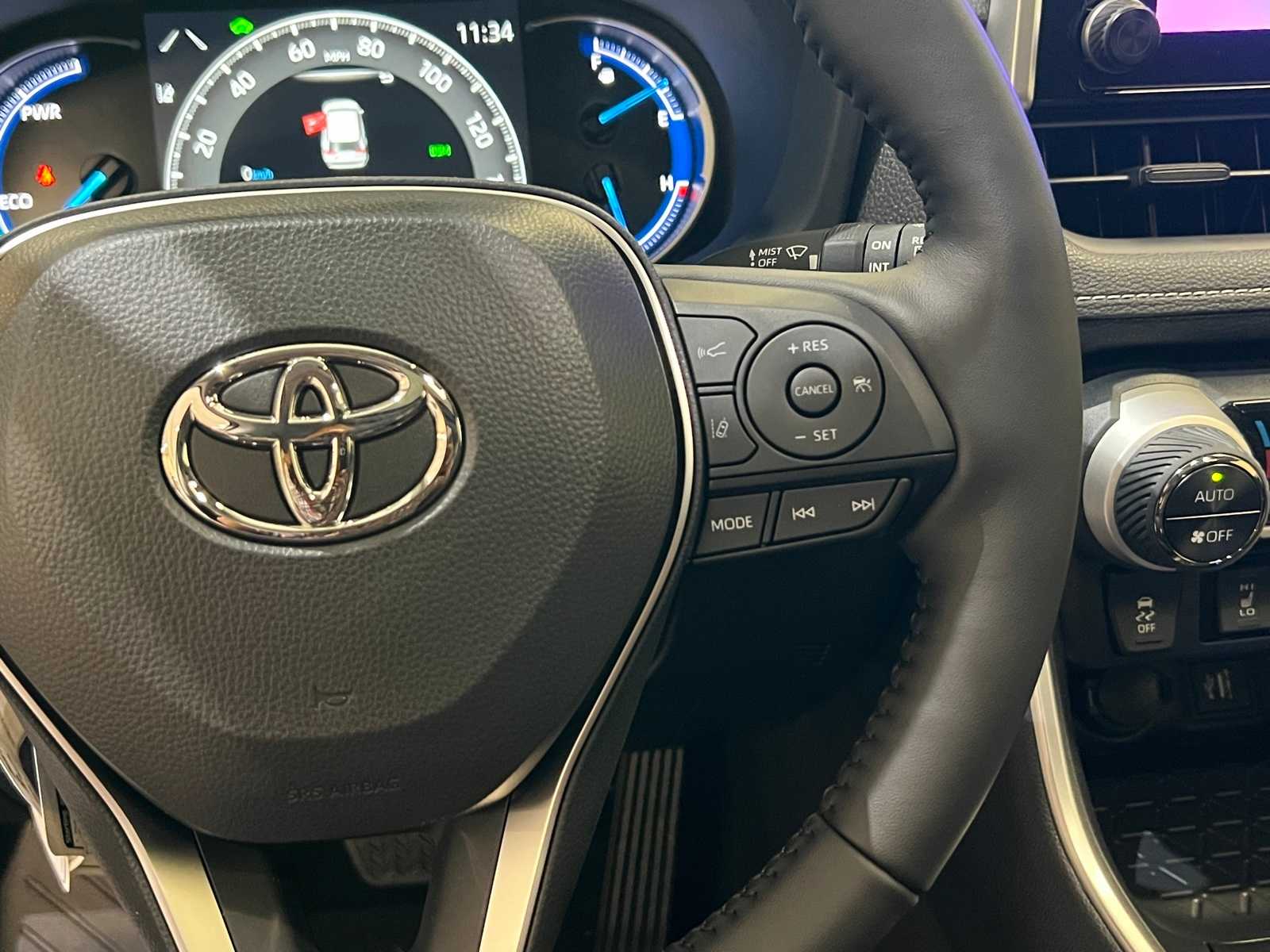Thumbnail: 2025 Toyota RAV4 - 21